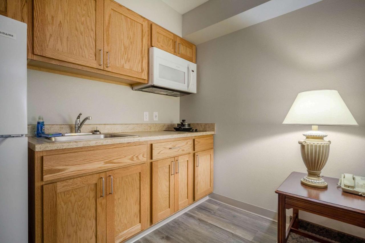 Suburban Studios I-80 Grand Island Doniphan Dış mekan fotoğraf