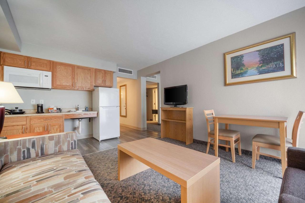 Suburban Studios I-80 Grand Island Doniphan Dış mekan fotoğraf